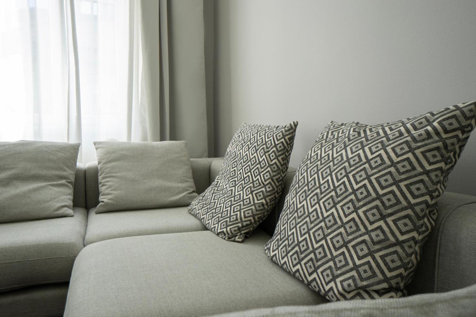 Charming 2-Room Apartment With Balcony, 15 Min To Center Wien Exterior foto