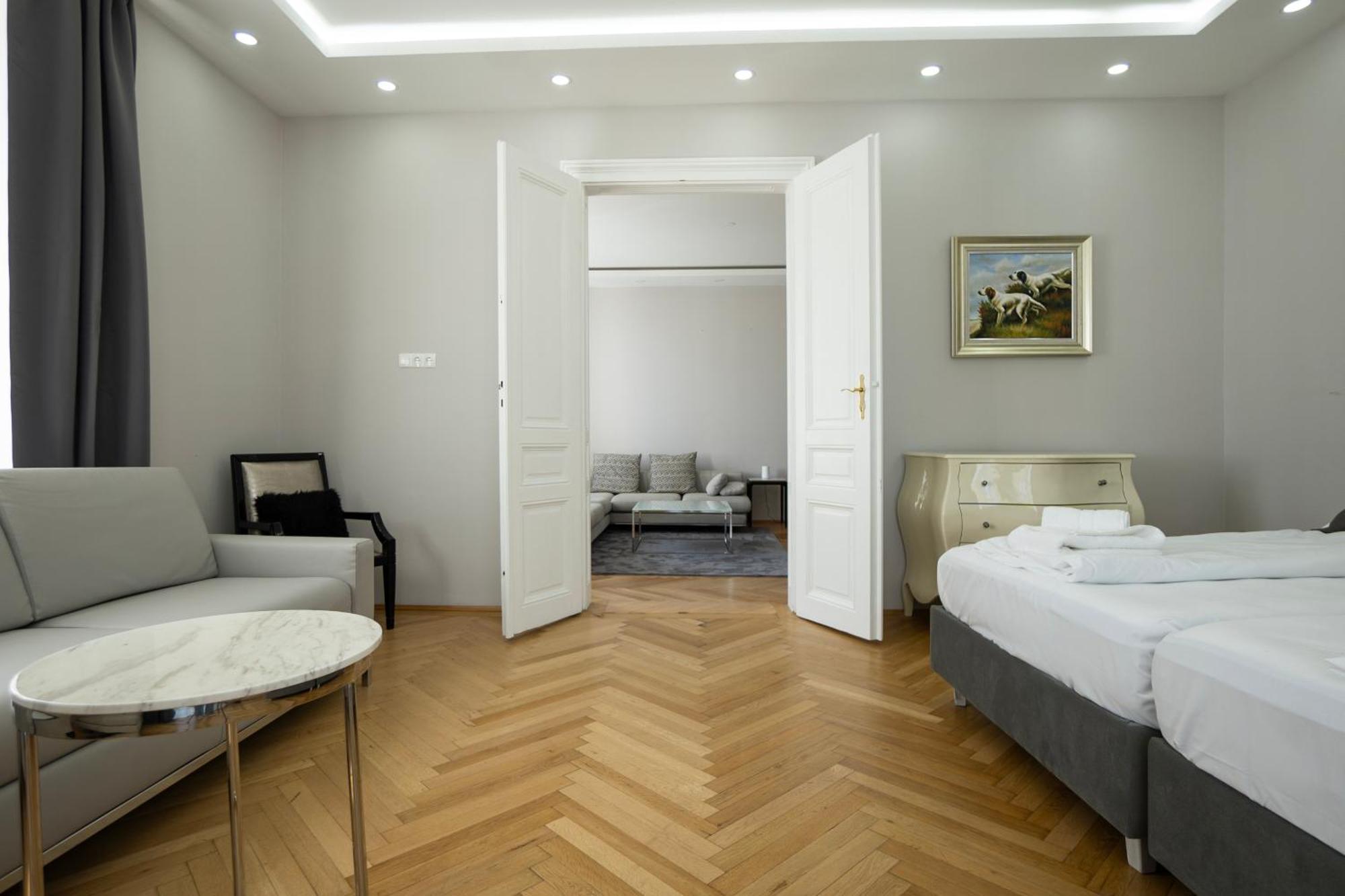 Charming 2-Room Apartment With Balcony, 15 Min To Center Wien Exterior foto