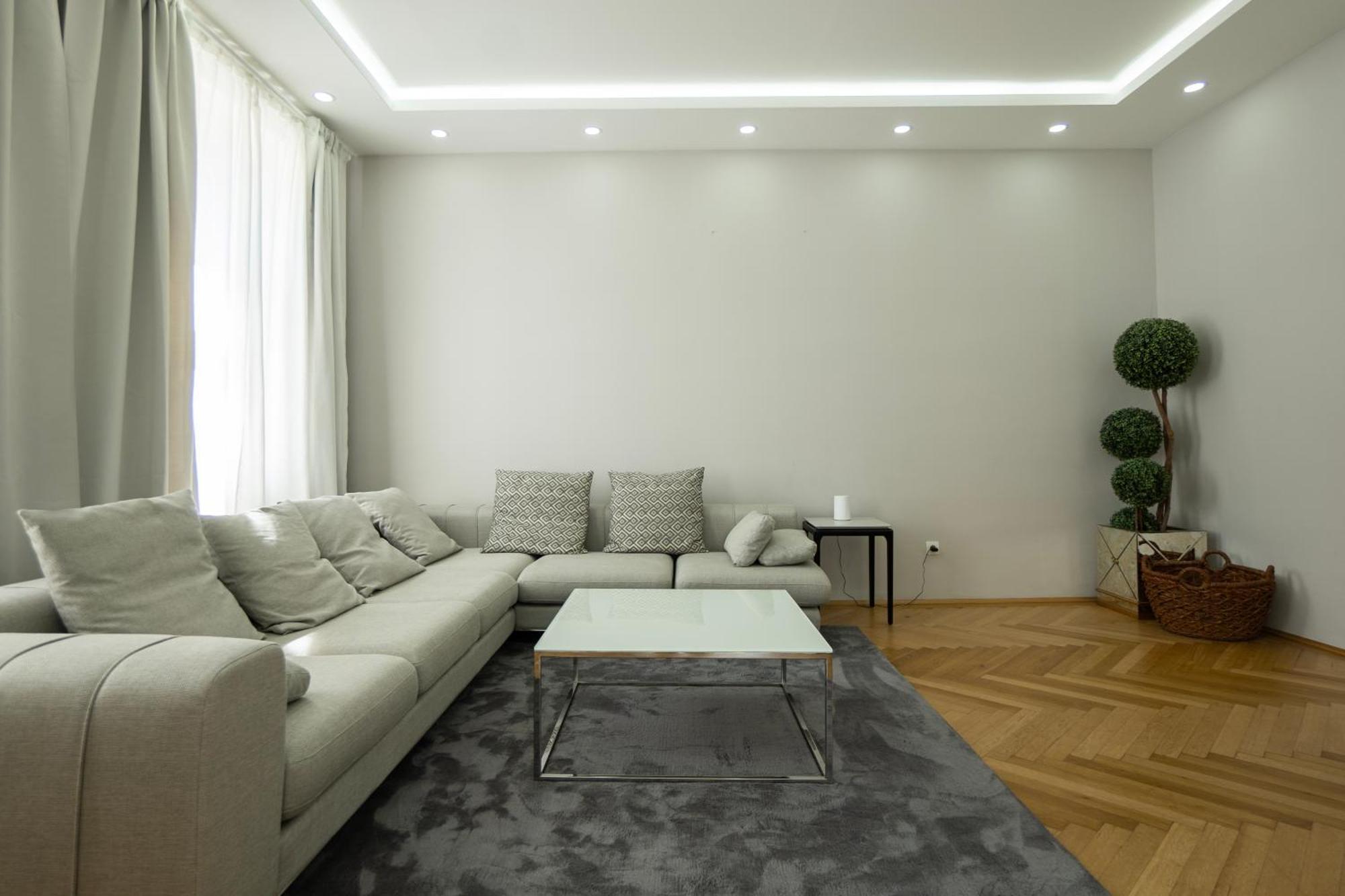Charming 2-Room Apartment With Balcony, 15 Min To Center Wien Exterior foto