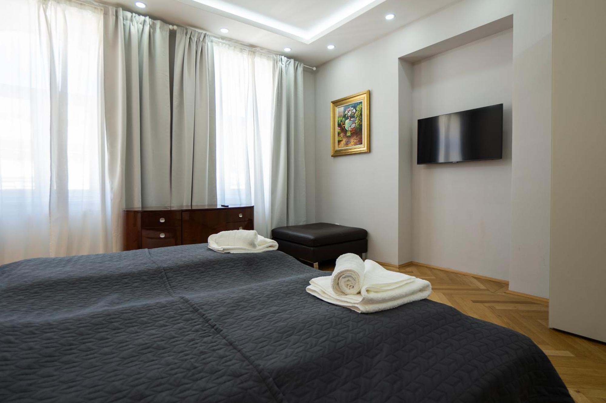 Charming 2-Room Apartment With Balcony, 15 Min To Center Wien Exterior foto